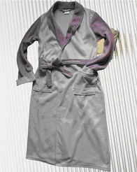 福州榮登貿易 專注服裝服飾零售與批發，提供優質搖粒絨睡袍及全品類服飾服務